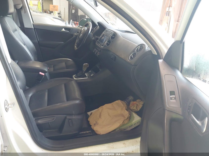 2016 VOLKSWAGEN TIGUAN auction photo 5