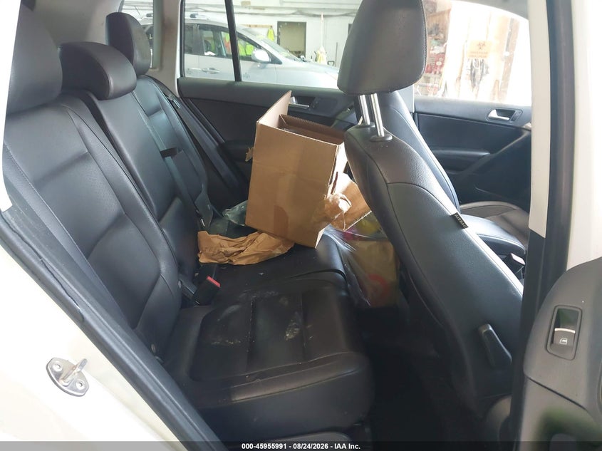 2016 VOLKSWAGEN TIGUAN auction photo 8