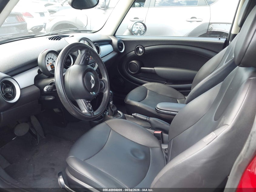 MINI HARDTOP 2013 VIN WMWSU3C55DT548082