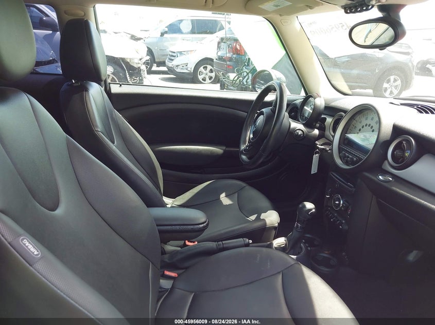 MINI HARDTOP 2013 VIN WMWSU3C55DT548082