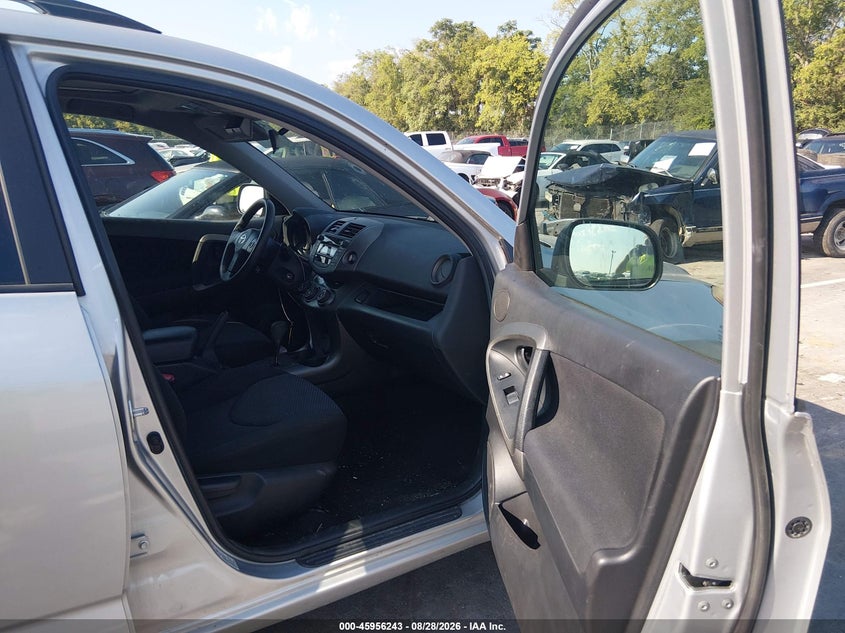 2010 TOYOTA RAV4 auction photo 5