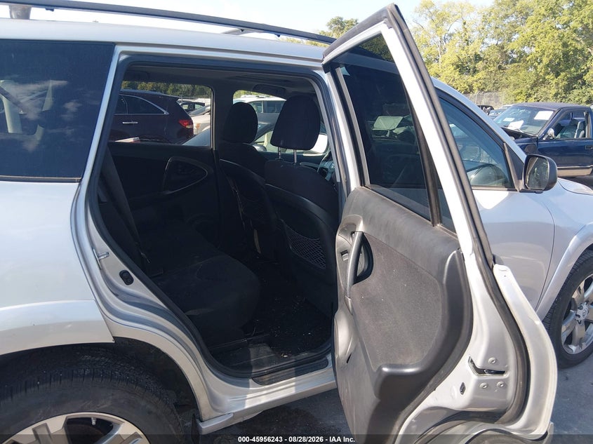 2010 TOYOTA RAV4 auction photo 8