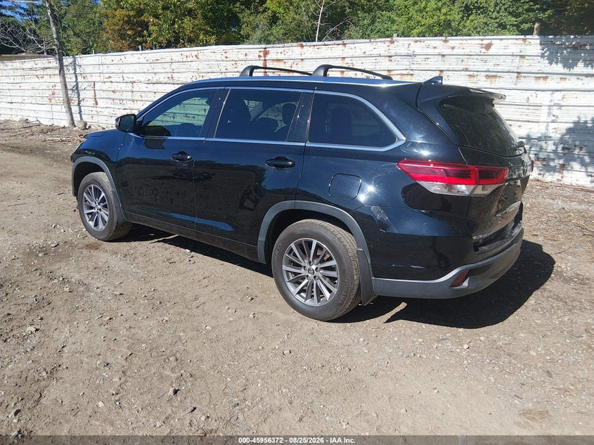 2018 TOYOTA HIGHLANDER auction photo 3