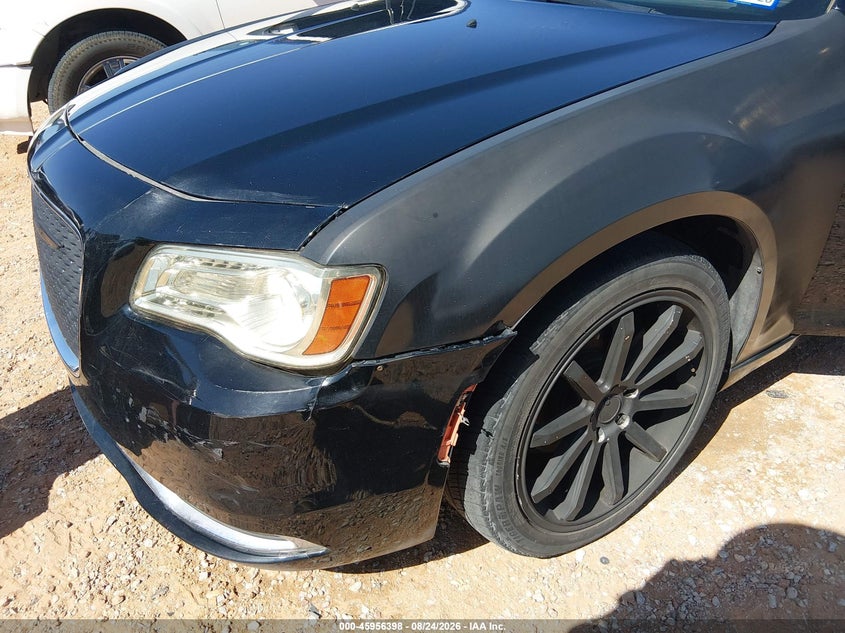 2015 CHRYSLER 300C auction photo 6