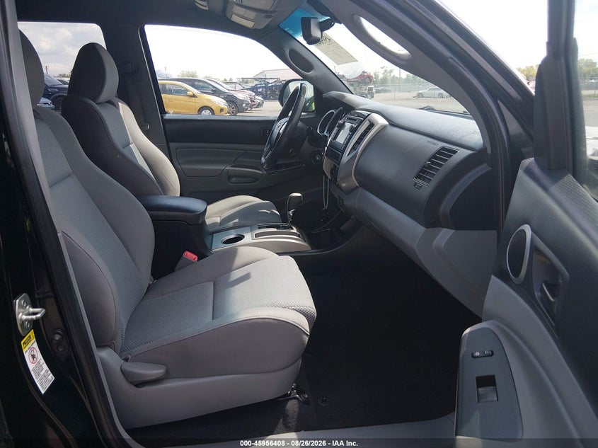 2013 TOYOTA TACOMA auction photo 5