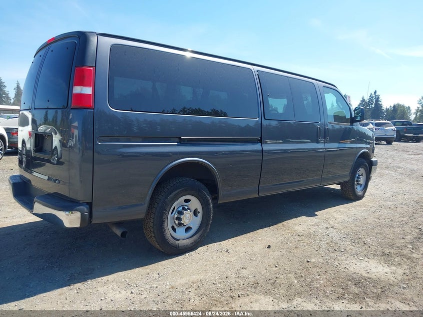 2017 CHEVROLET EXPRESS 3500 auction photo 4