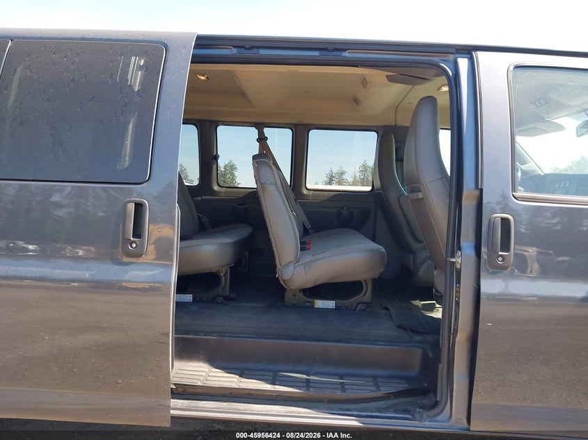 2017 CHEVROLET EXPRESS 3500 auction photo 8