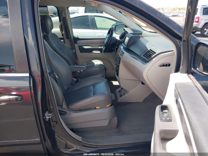 2012 VOLKSWAGEN ROUTAN auction photo 5
