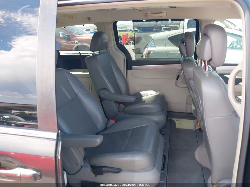 2012 VOLKSWAGEN ROUTAN auction photo 8
