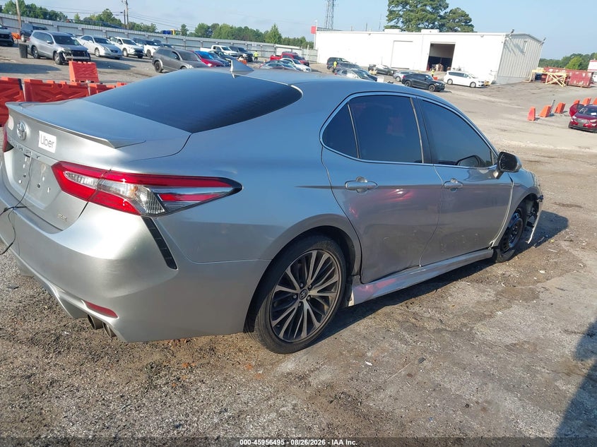 Фото 4 - TOYOTA CAMRY