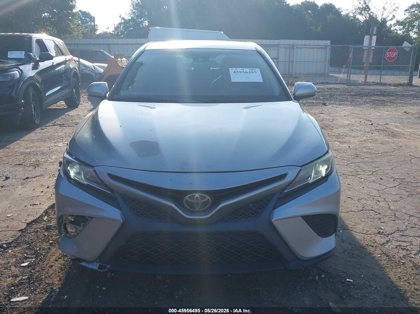 TOYOTA CAMRY - zdjęcie 11