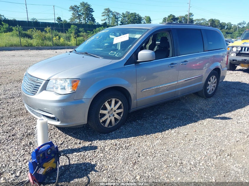 2016 Chrysler Town & Country, Normal Wear & Tear, IAAI, VIN 2C4RC1BG2GR188177 — photo 2