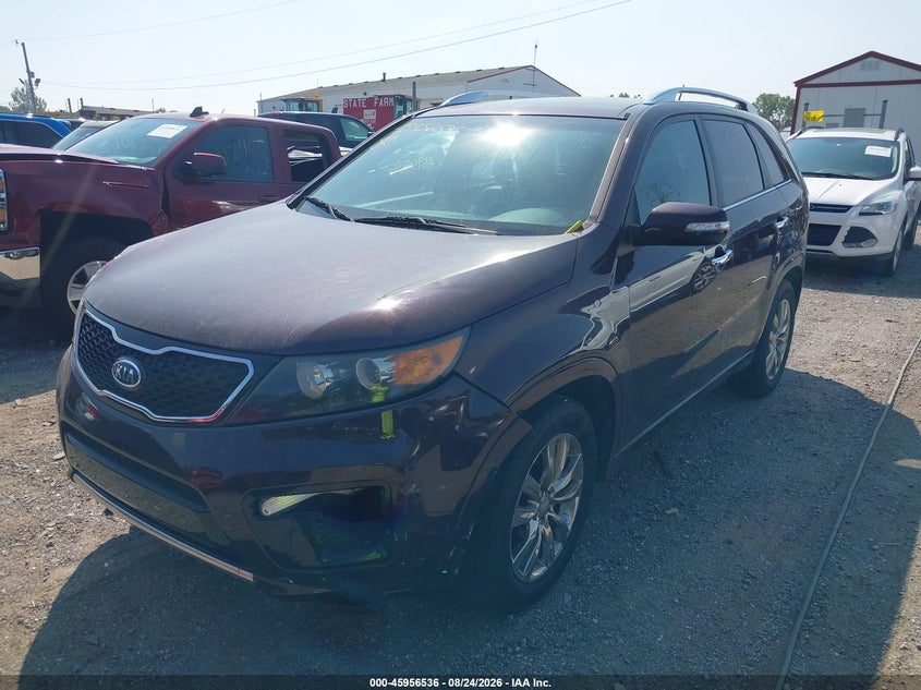 2011 Kia Sorento, Right Front, IAAI, VIN 5XYKW4A22BG096595 — photo 2