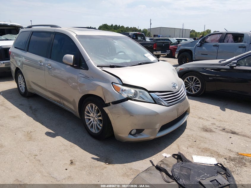 TOYOTA SIENNA - zdjęcie 1