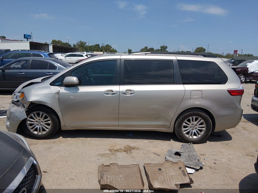 TOYOTA SIENNA - zdjęcie 14