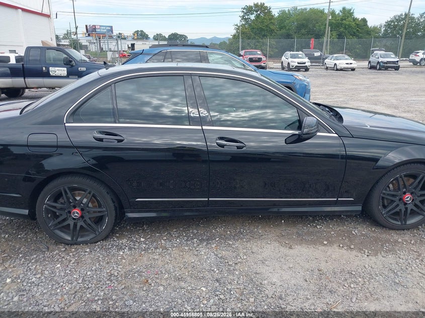 MERCEDES-BENZ C 300 2013 VIN WDDGF8AB4DA824004