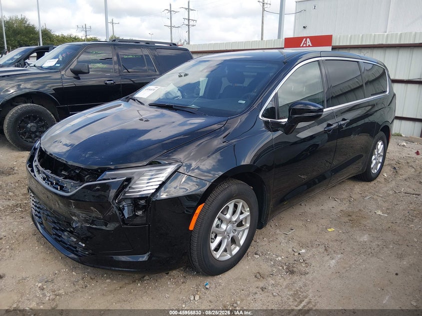 2027 Chrysler Pacifica, Front End, IAAI, VIN 2C4RC1BG9VR585463 — photo 2