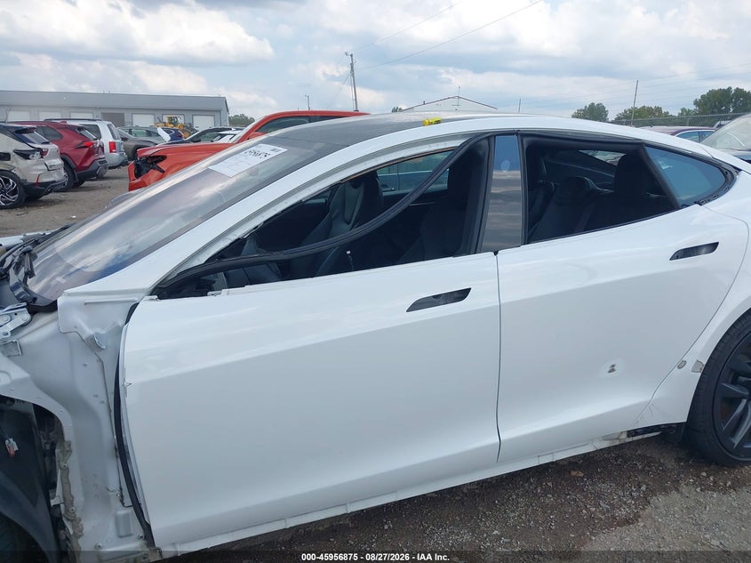 TESLA MODEL S - zdjęcie 14