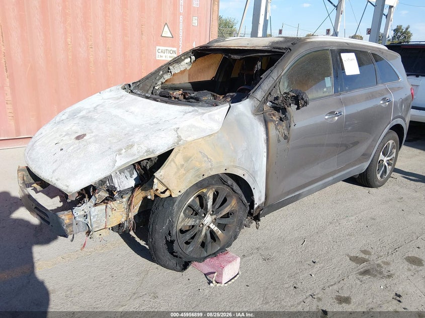 2017 Kia Sorento, Engine Burn, IAAI, VIN 5XYPH4A54HG278463 — photo 2