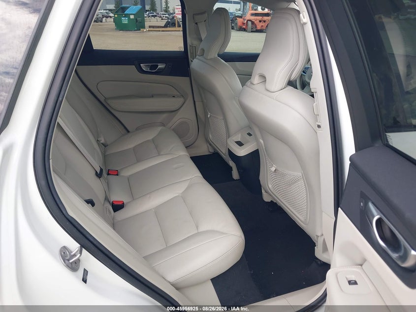 VOLVO XC60 - zdjęcie 8