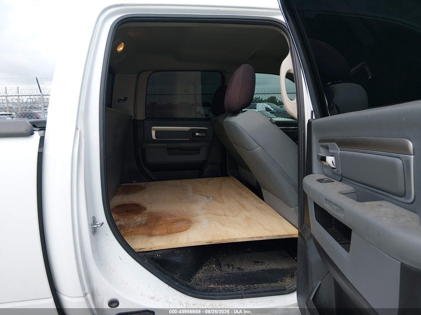 2019 RAM 1500 CLASSIC auction photo 8