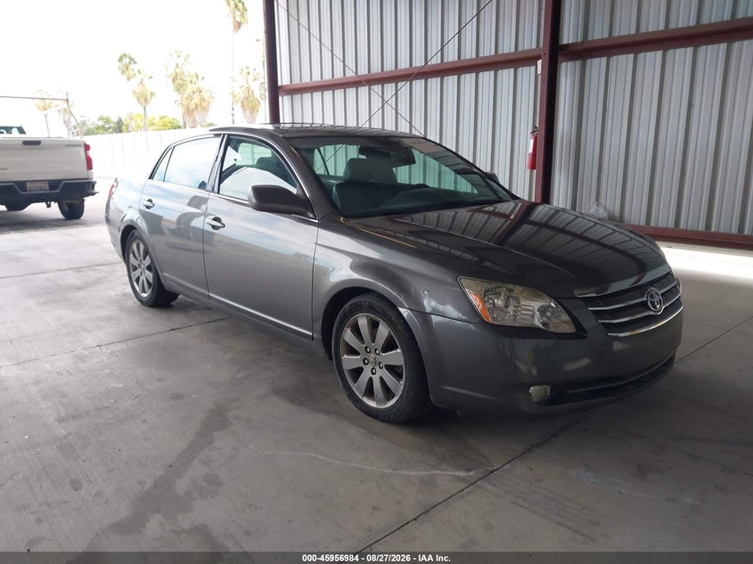 2005 TOYOTA AVALON auction photo 1