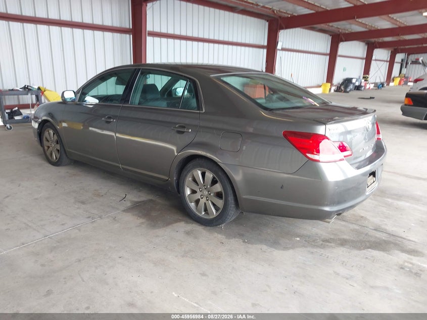 2005 TOYOTA AVALON auction photo 3