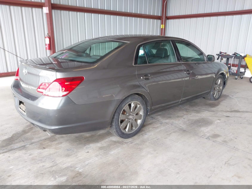 2005 TOYOTA AVALON auction photo 4