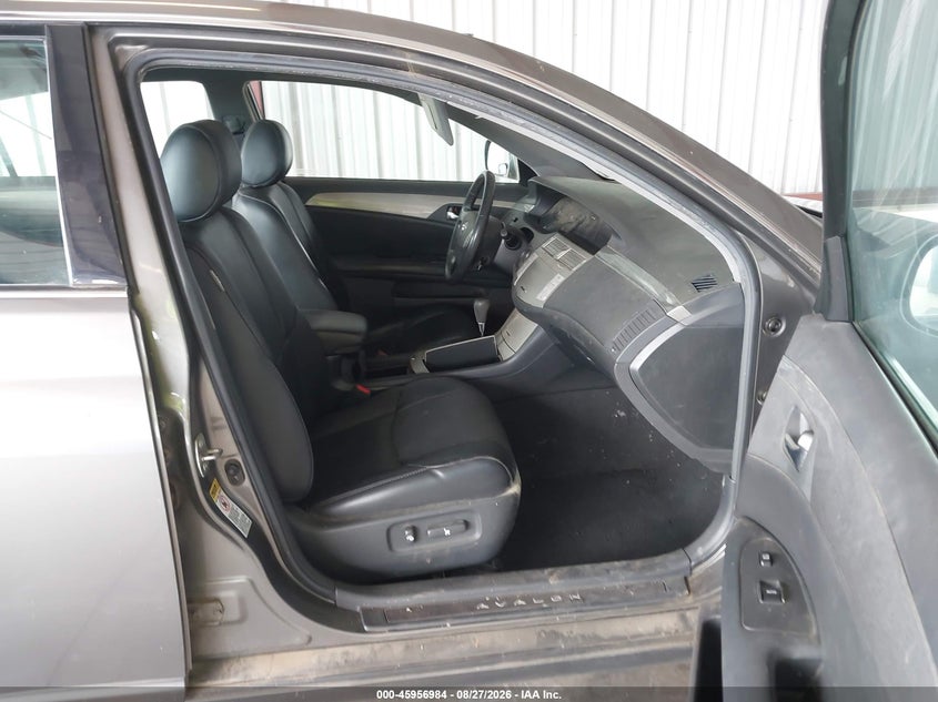 2005 TOYOTA AVALON auction photo 5