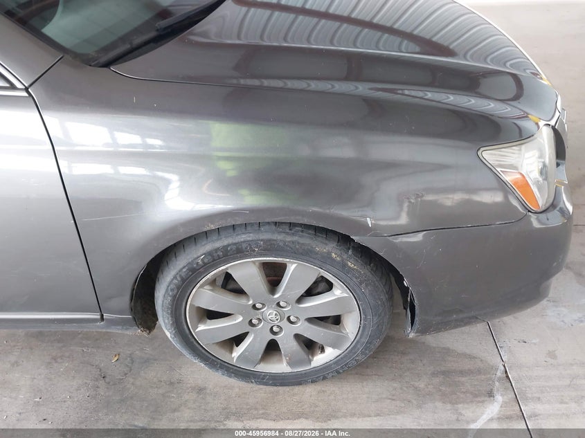 2005 TOYOTA AVALON auction photo 6