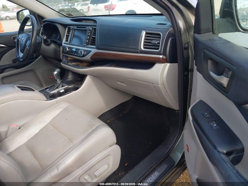 2015 TOYOTA HIGHLANDER auction photo 5