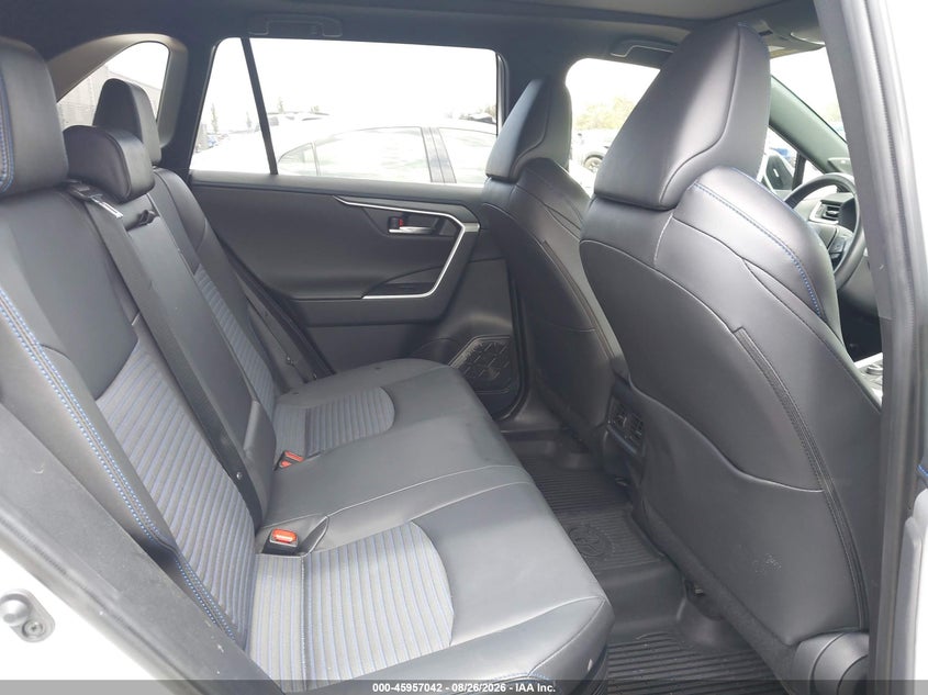 TOYOTA RAV4 HYBRID - zdjęcie 8