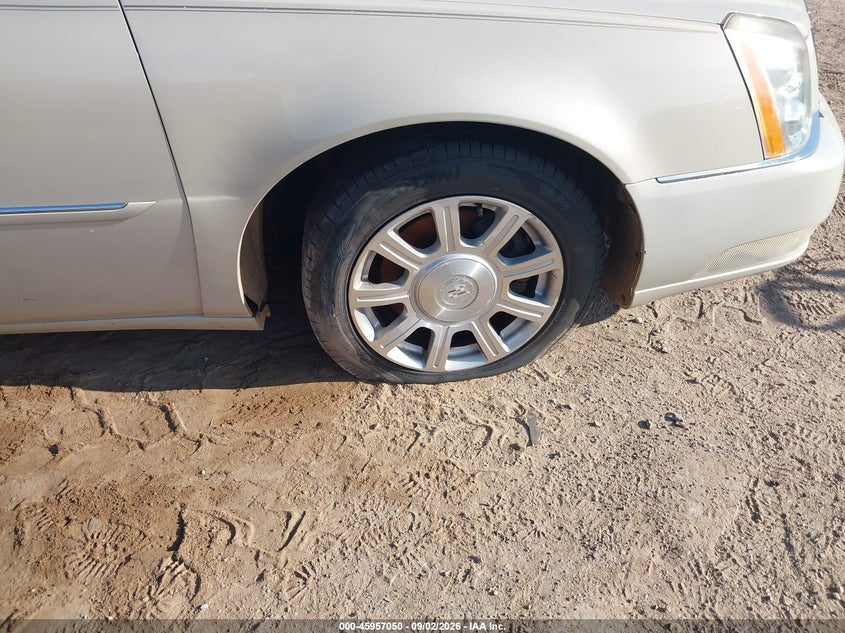2010 CADILLAC DTS auction photo 6