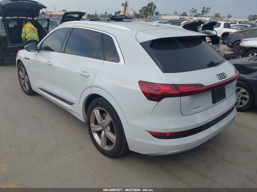 2019 AUDI E-TRON — zdjęcie 3