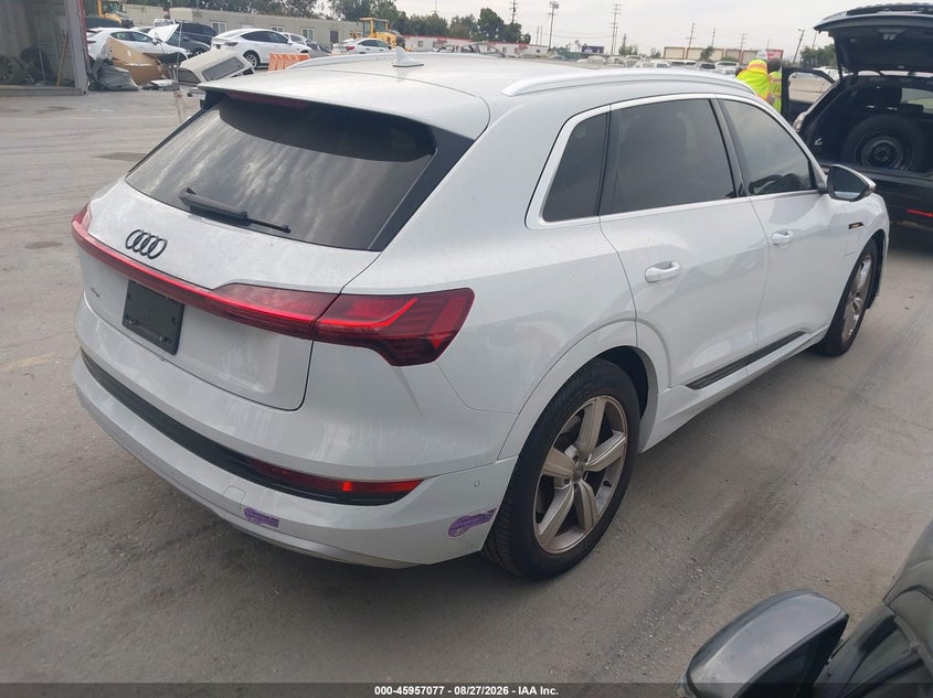 2019 AUDI E-TRON — zdjęcie 4