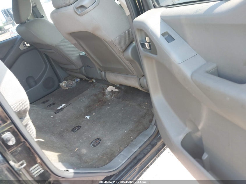2010 NISSAN FRONTIER auction photo 8
