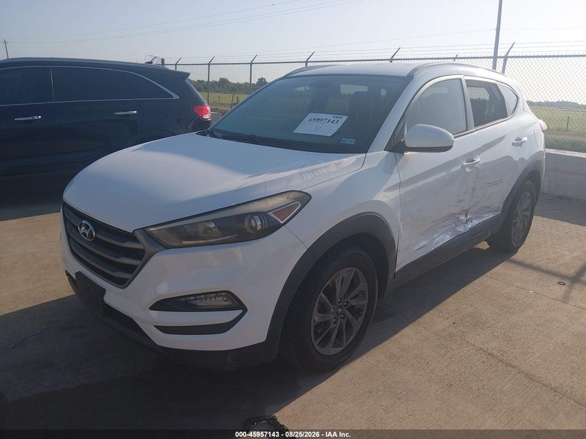 2016 Hyundai Tucson, Left Side, IAAI, VIN KM8J33A40GU070224 — photo 2