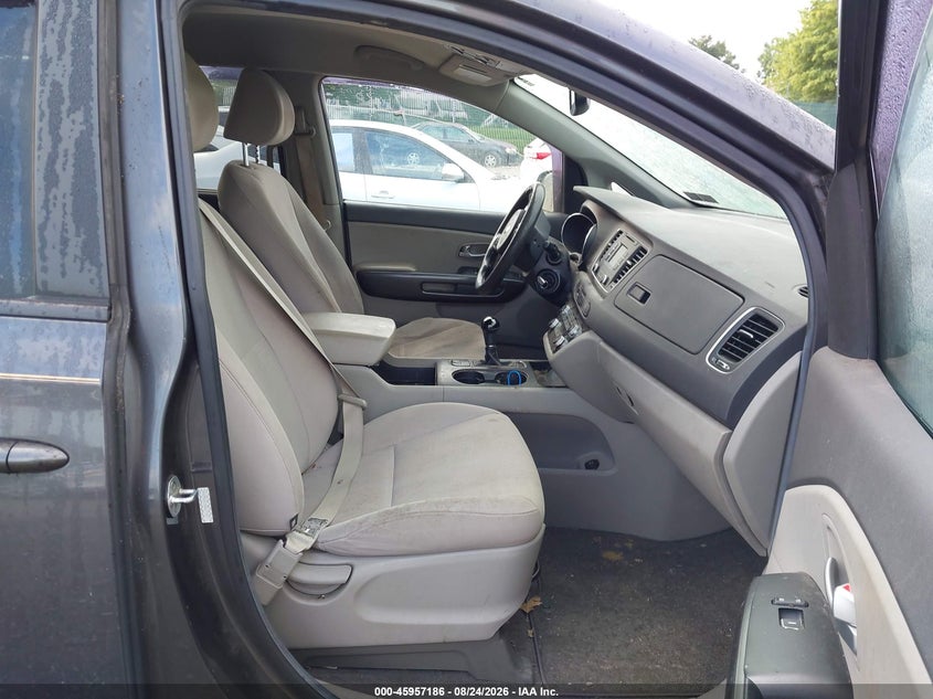 2016 KIA SEDONA auction photo 5