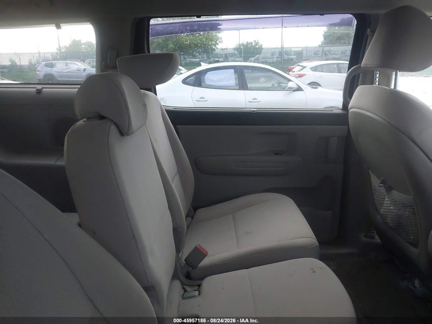 2016 KIA SEDONA auction photo 8