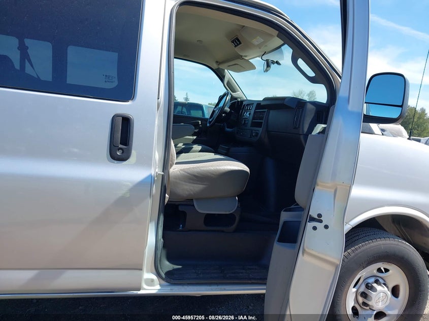 2019 CHEVROLET EXPRESS 3500 auction photo 5