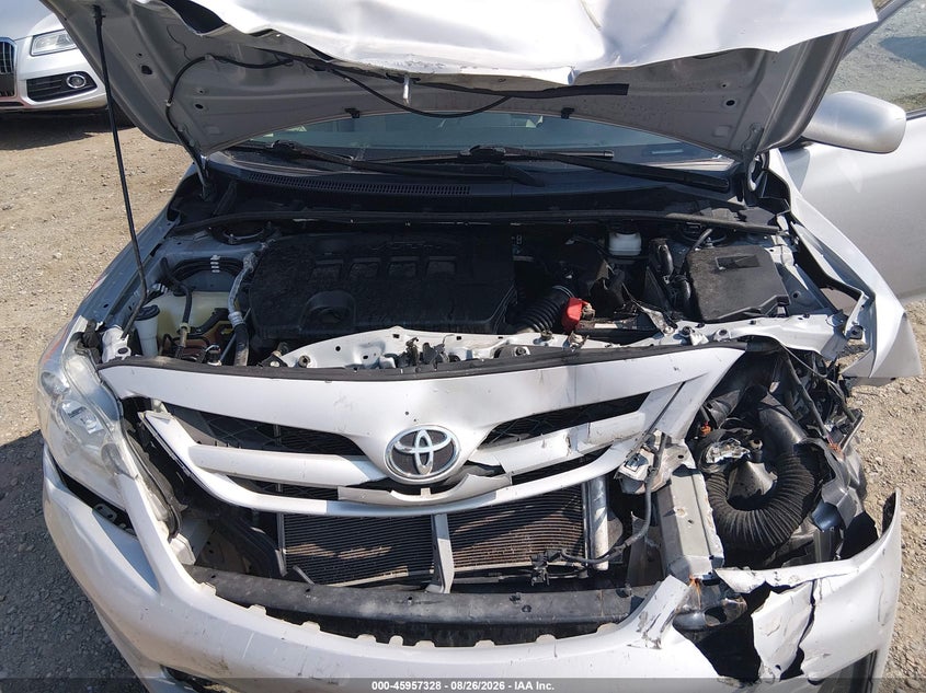 2012 TOYOTA COROLLA LE · Фото 10