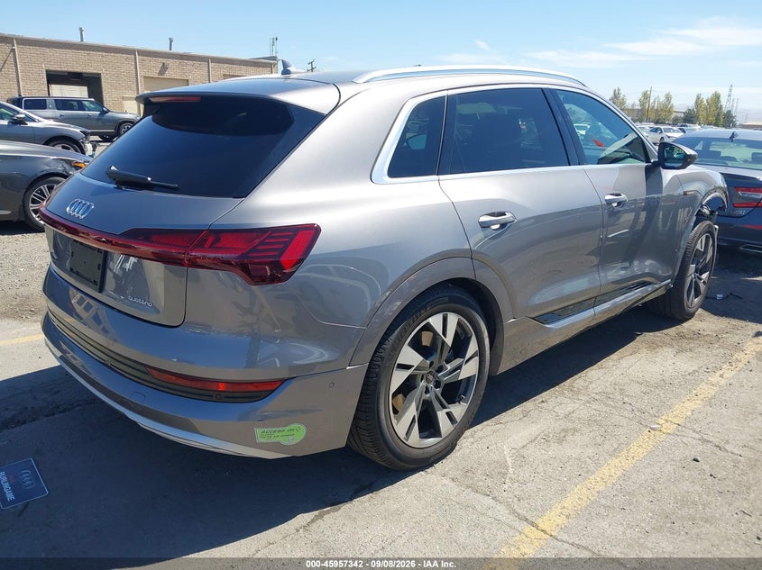 Vin: wa1labge4pb019215, lot: 46456556, audi e-tron premium plus quattro 20234