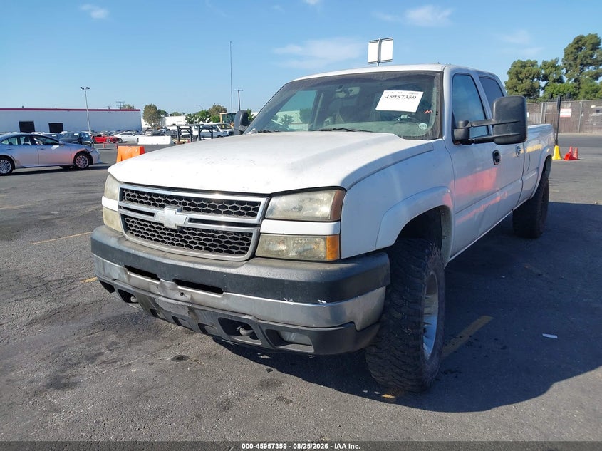 2006 Chevrolet Silverado, Угон, IAAI, VIN 1GCHC23D36F194677 — фото 2