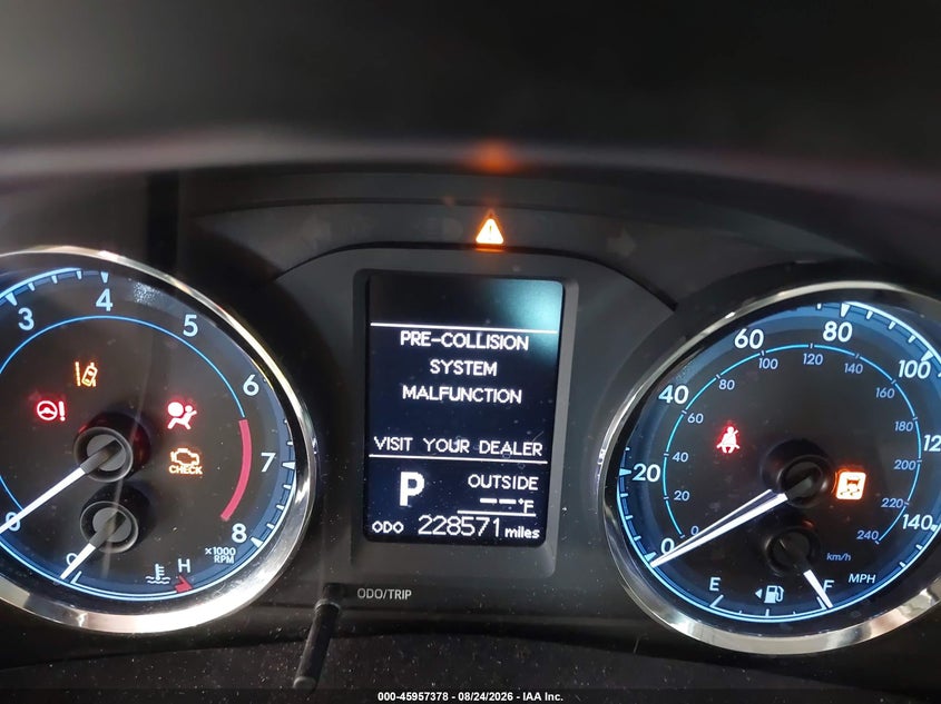 2019 TOYOTA COROLLA auction photo 7