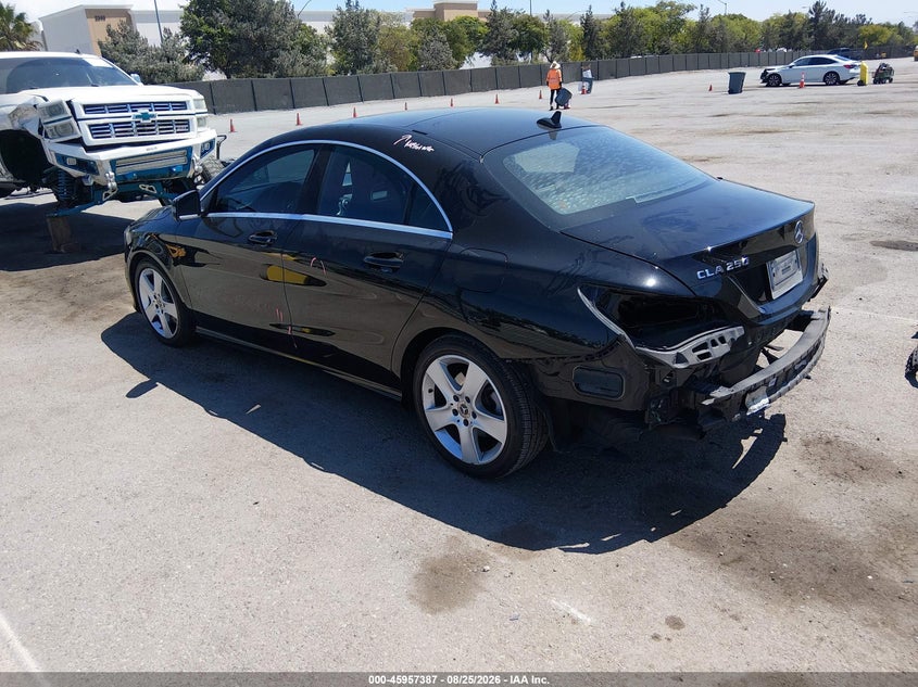 MERCEDES-BENZ CLA 250 - zdjęcie 3