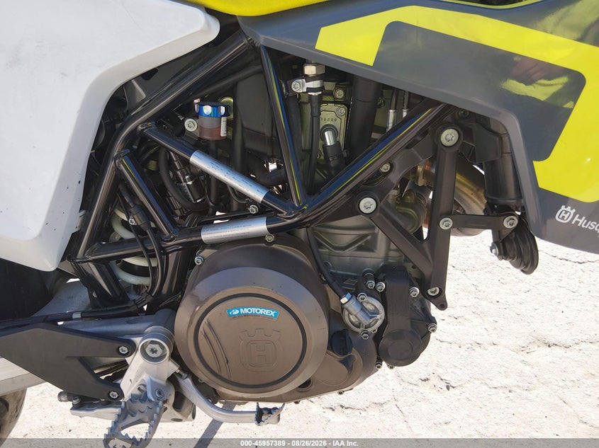 HUSQVARNA SUPERMOTO 701 2021