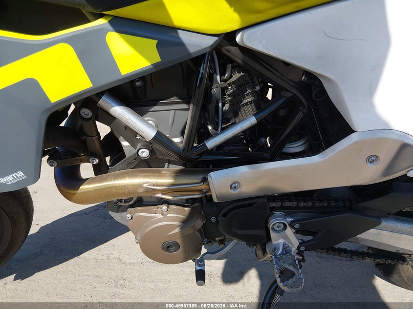 HUSQVARNA SUPERMOTO 701 2021