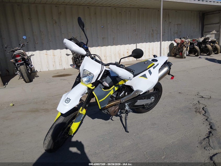 2021 HUSQVARNA SUPERMOTO 701 auction photo 2