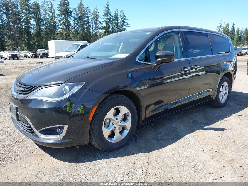 2017 CHRYSLER PACIFICA HYBRID auction photo 2