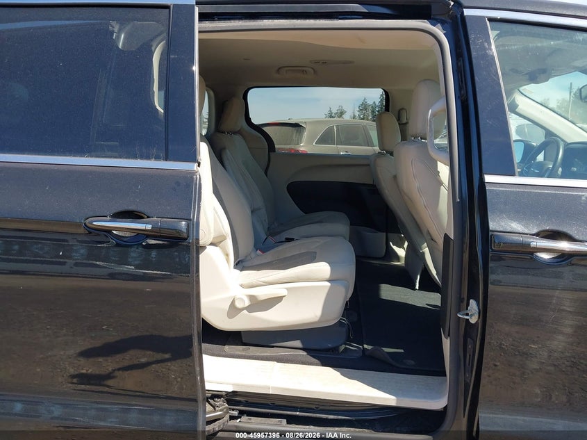 2017 CHRYSLER PACIFICA HYBRID auction photo 8